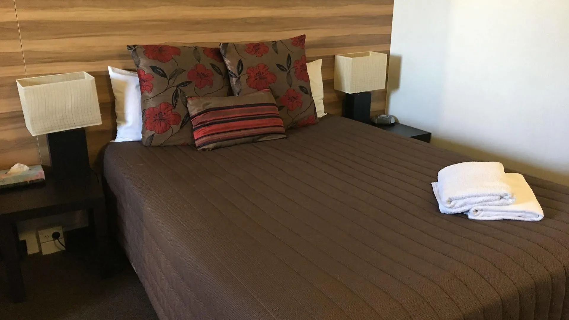 Red Cedars Motel Канберра