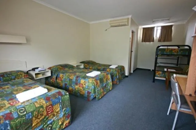Red Cedars Motel Canberra 3*,