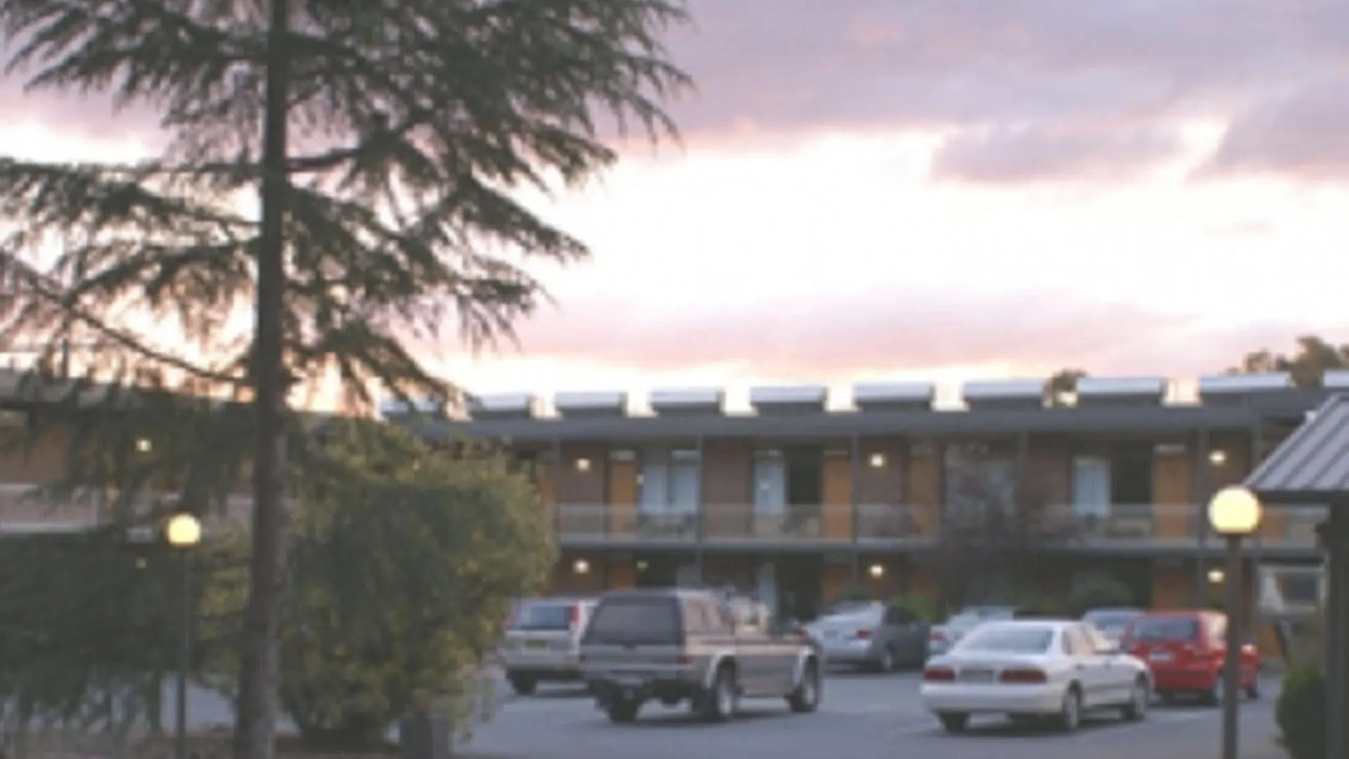 ***  Red Cedars Motel Canberra Australia